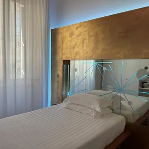 https://hotel-trecento.it-romehotels.com