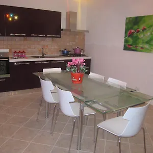 https://la-perla-di-ortigia.sicilyhotelsitaly.net