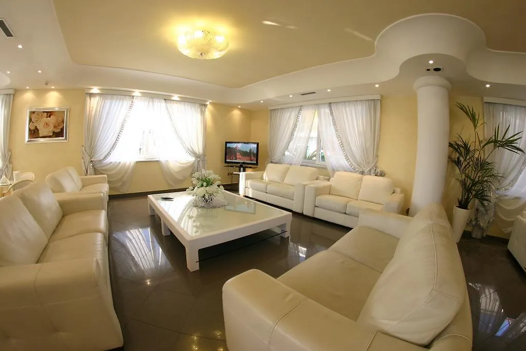 Hotel Luxor Casoria